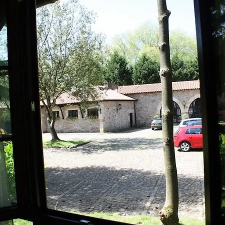 Angelica Santillana del Mar