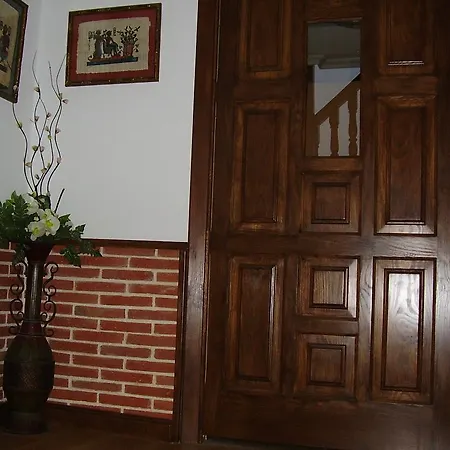 Angelica Santillana del Mar