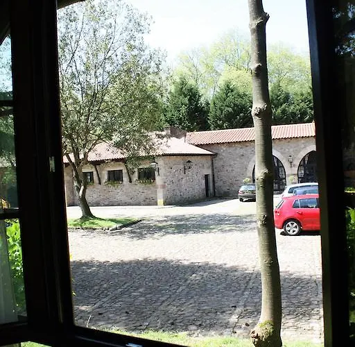 Angelica Santillana del Mar